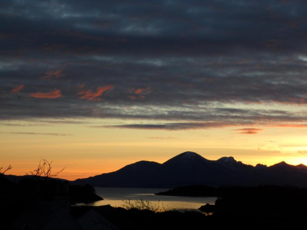 Creag Dubh Bed & Breakfast Kyle of Lochalsh Ngoại thất bức ảnh